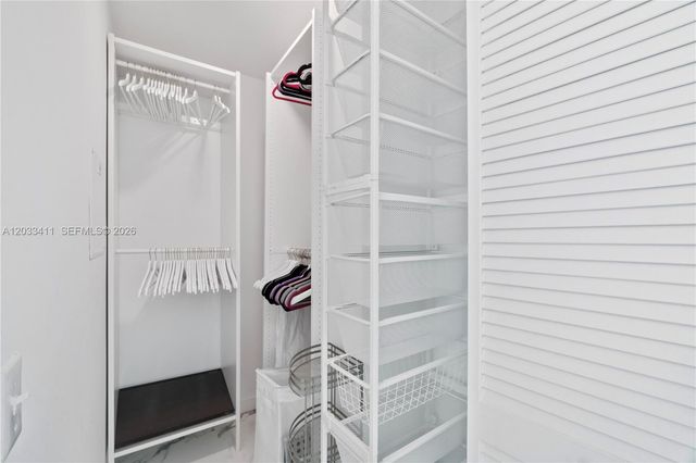 300 S Biscayne Boulevard T1411, Miami, FL 33131