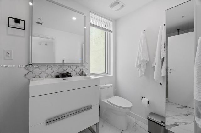 300 S Biscayne Boulevard T1411, Miami, FL 33131