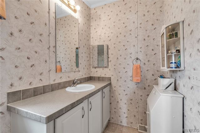 9834 Tottenham Avenue, Clarence, NY 14031