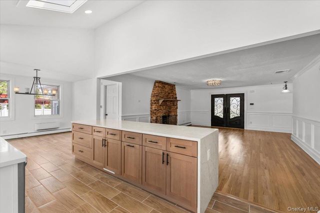 7 Waterview Avenue, Massapequa, NY 11758