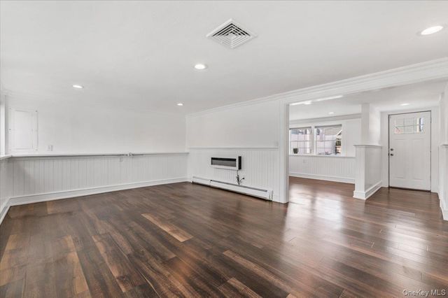 7 Waterview Avenue, Massapequa, NY 11758