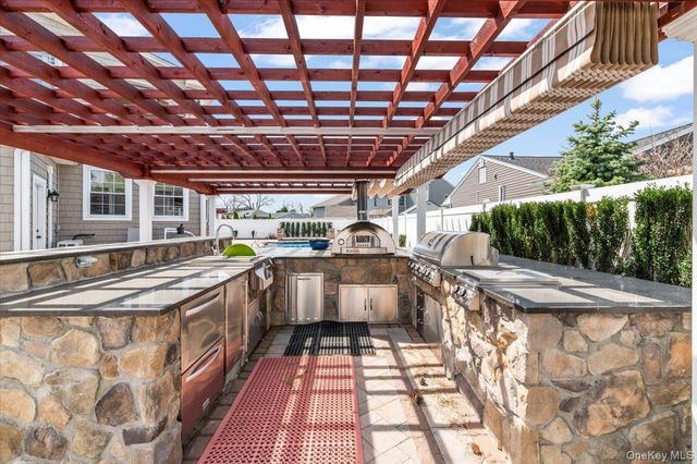 7 Waterview Avenue, Massapequa, NY 11758
