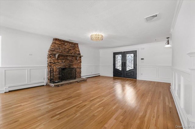7 Waterview Avenue, Massapequa, NY 11758