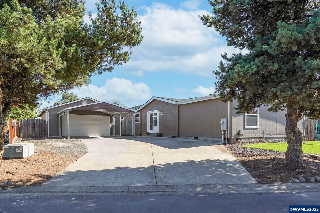 917 Luke St, Independence, OR 97351