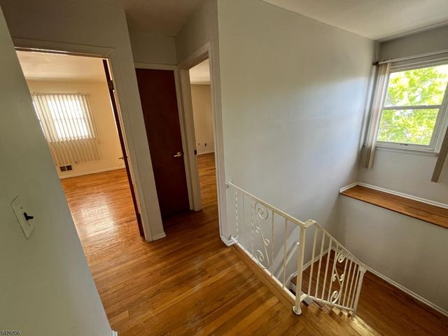 17 Garden Dr, Elmwood Park Boro, NJ 07407
