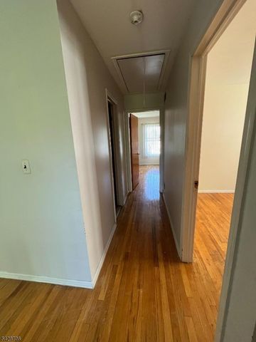 17 Garden Dr, Elmwood Park Boro, NJ 07407
