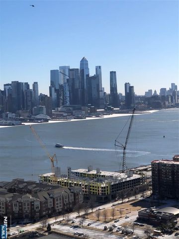 5701 Boulevard E 15 I, West New York, NJ 07093