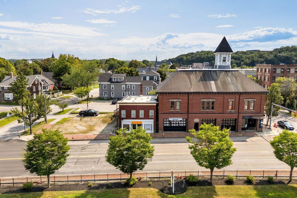 158 Court Street, Auburn, ME 04210 — exterior