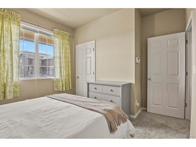 5907 Point Rider Cir, Castle Rock, CO 80104