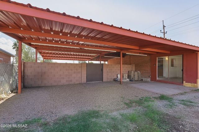 6401 E Calle Alkaid, Tucson, AZ 85710