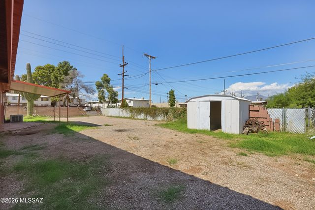 6401 E Calle Alkaid, Tucson, AZ 85710