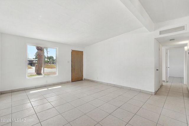6401 E Calle Alkaid, Tucson, AZ 85710