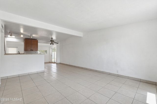 6401 E Calle Alkaid, Tucson, AZ 85710