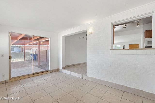 6401 E Calle Alkaid, Tucson, AZ 85710