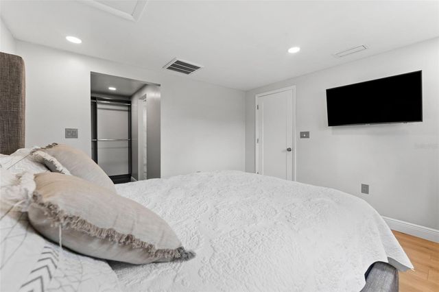 8835 W PATTERSON STREET, Tampa, FL 33615