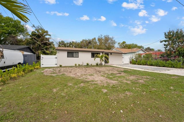 8835 W PATTERSON STREET, Tampa, FL 33615