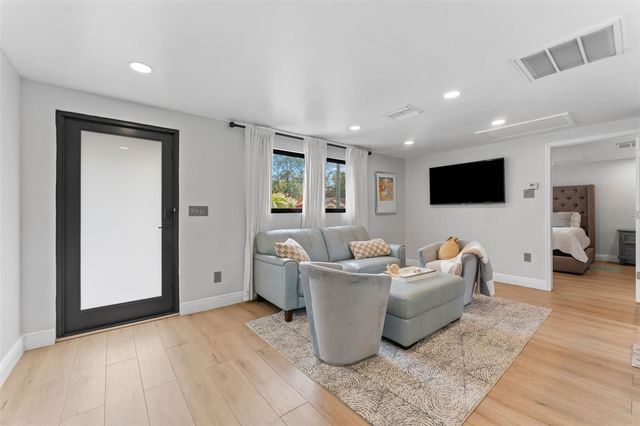 8835 W PATTERSON STREET, Tampa, FL 33615