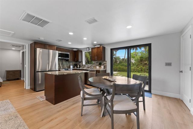 8835 W PATTERSON STREET, Tampa, FL 33615