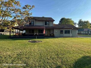 5484 E Maple Avenue, Grand Blanc, MI 48439
