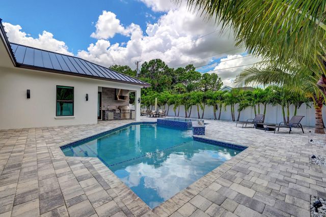 3291 SE West Snow Road, Port St Lucie, FL 34984