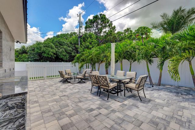 3291 SE West Snow Road, Port St Lucie, FL 34984