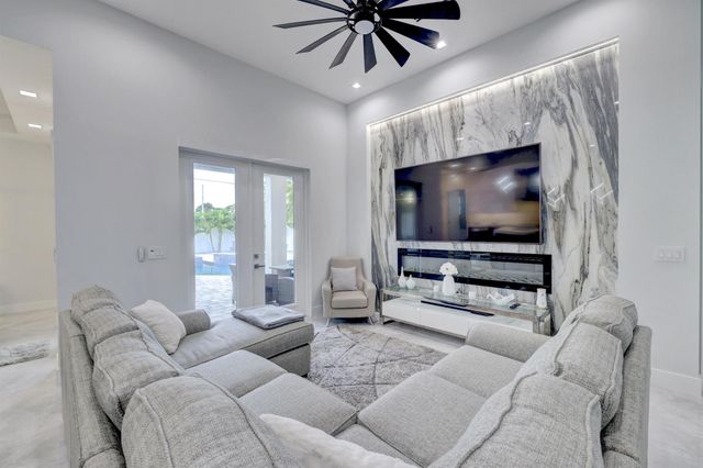 3291 SE West Snow Road, Port St Lucie, FL 34984