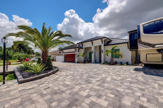 3291 SE West Snow Road, Port St Lucie, FL 34984