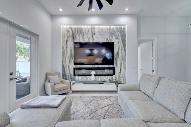 3291 SE West Snow Road, Port St Lucie, FL 34984