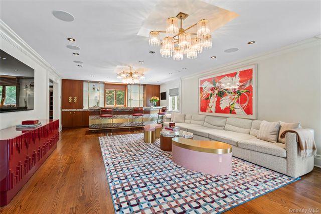 25 Montrose Court, Roslyn Harbor, NY 11576