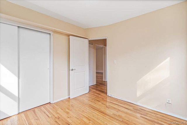 246-10 57 Drive 481, Douglaston, NY 11362