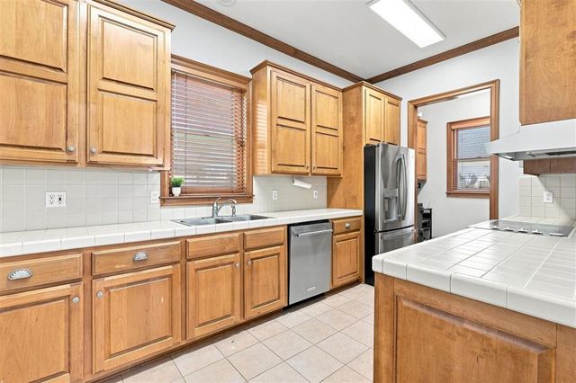 1127 Baker Road, Westlake, LA 70669