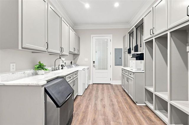 1127 Baker Road, Westlake, LA 70669