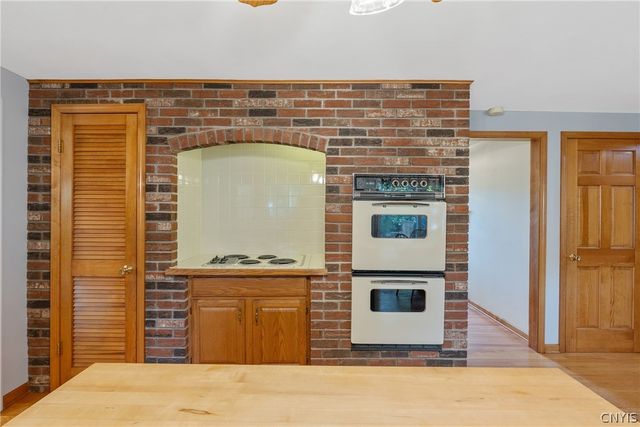 7505 Overland Drive, Clay, NY 13212