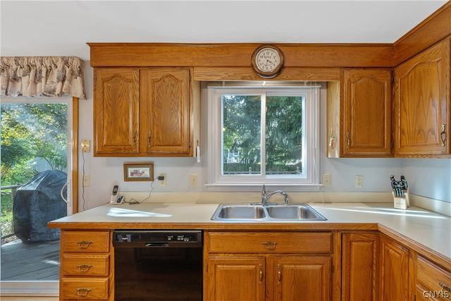 7505 Overland Drive, Clay, NY 13212