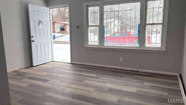 10235 Lord Drive, St Louis, MO 63136