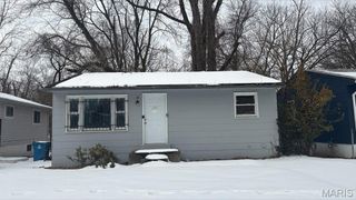 10235 Lord Drive, St Louis, MO 63136