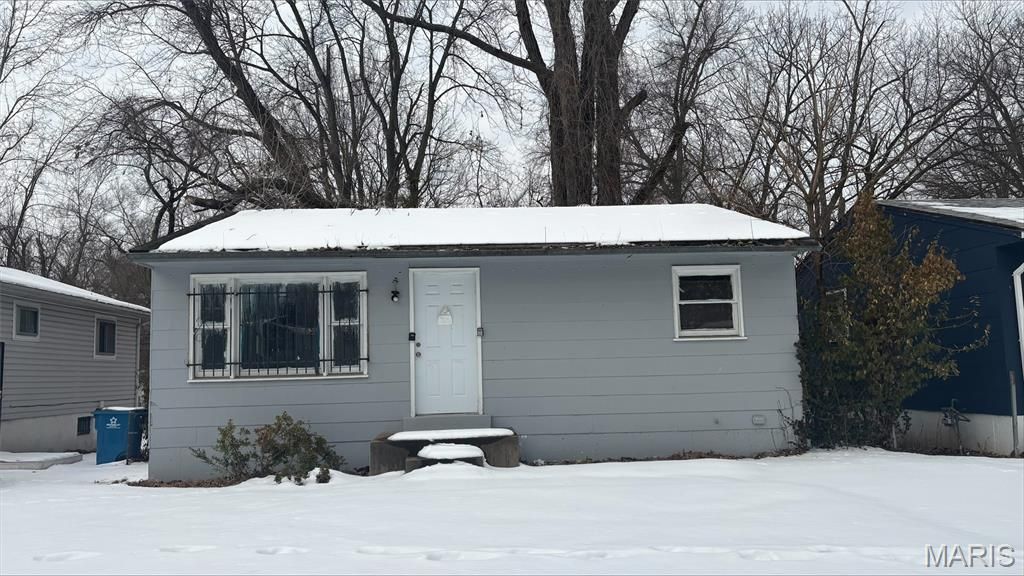 10235 Lord Drive, St Louis, MO 63136