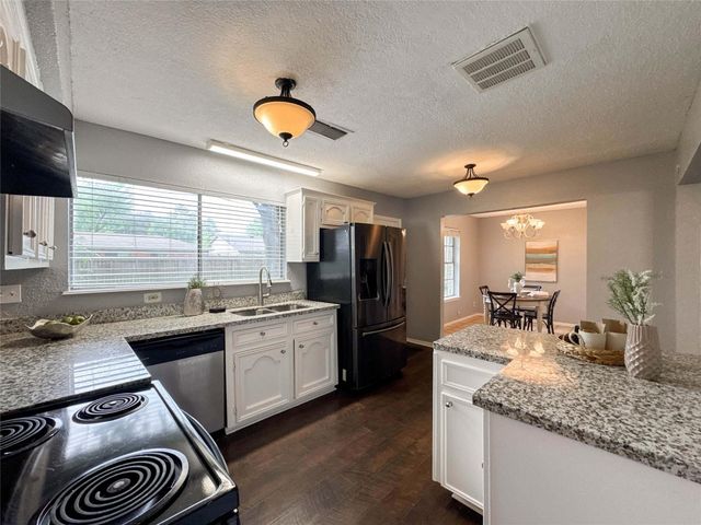 16915 Tibet Road, Friendswood, TX 77546