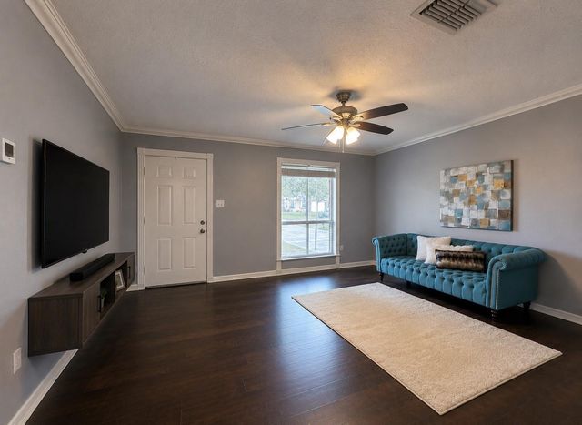 16915 Tibet Road, Friendswood, TX 77546