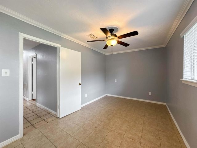 16915 Tibet Road, Friendswood, TX 77546