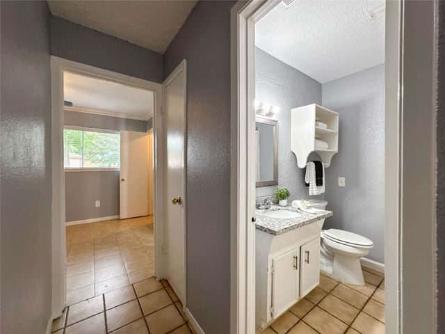 16915 Tibet Road, Friendswood, TX 77546