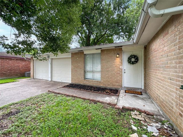 16915 Tibet Road, Friendswood, TX 77546
