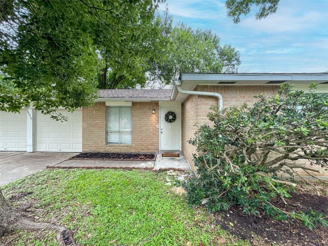 16915 Tibet Road, Friendswood, TX 77546