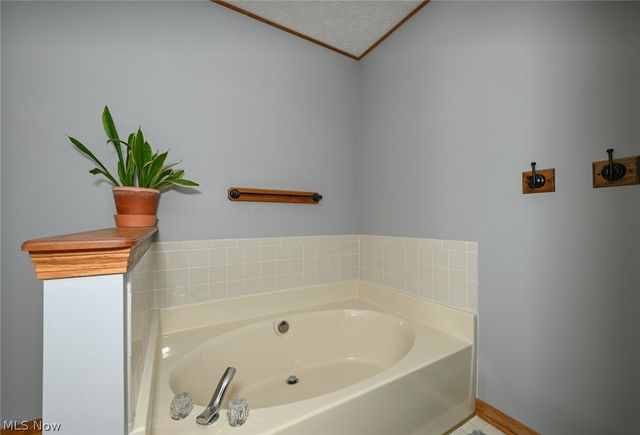 829 Dan Avenue, Canal Fulton, OH 44614