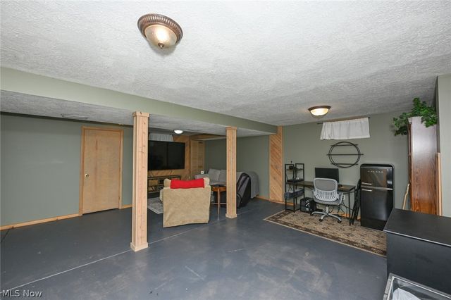 829 Dan Avenue, Canal Fulton, OH 44614