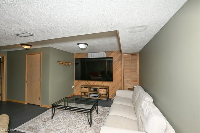 829 Dan Avenue, Canal Fulton, OH 44614
