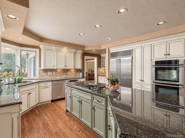 2224 S Queen Street, Lakewood, CO 80227