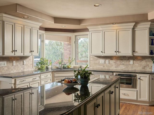 2224 S Queen Street, Lakewood, CO 80227