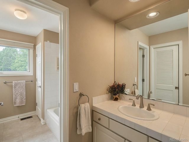 2224 S Queen Street, Lakewood, CO 80227