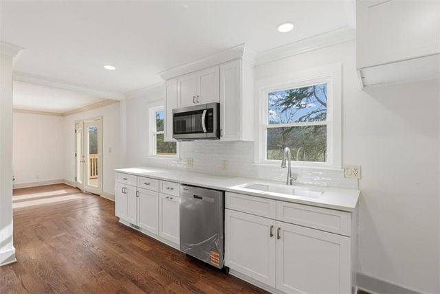 49 Apache SW Trail, Cartersville, GA 30120